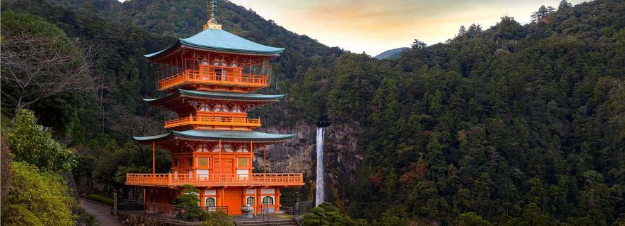 Temple-at-Nachi-Katsuura